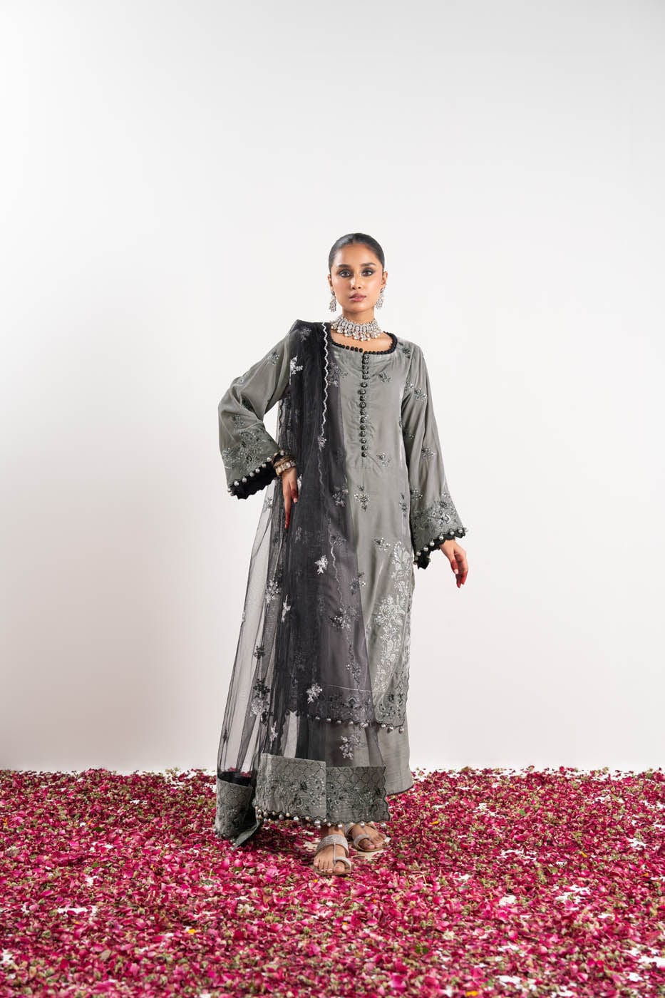 3 Pc Embroidered Velvet Suit With Poly Net Dupatta | Festive | Al Karam