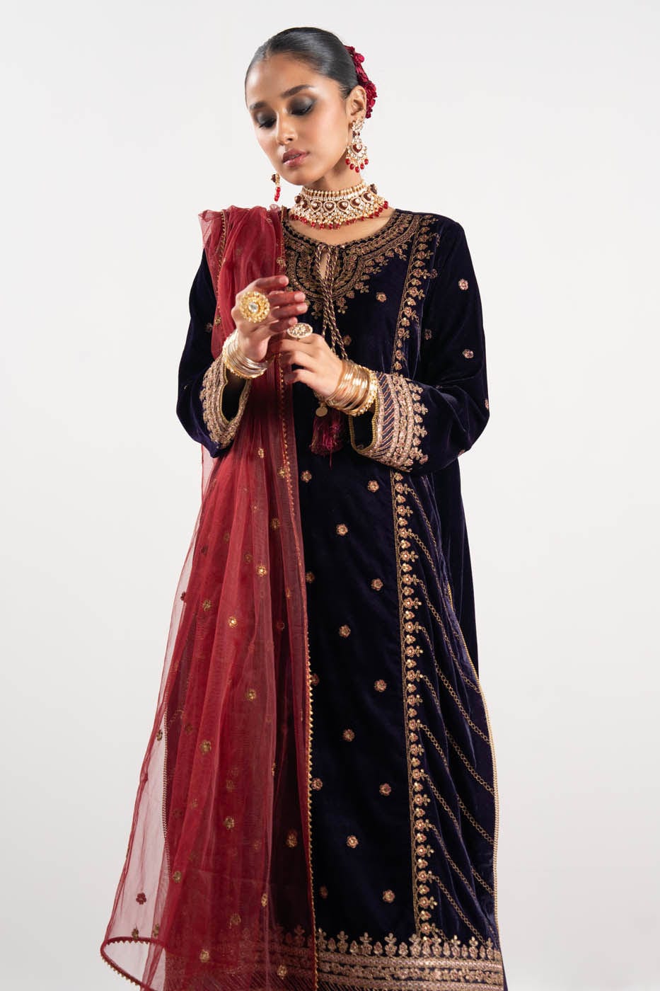 3 Pc Embroidered Velvet Suit With Poly Net Dupatta | Festive | Al Karam