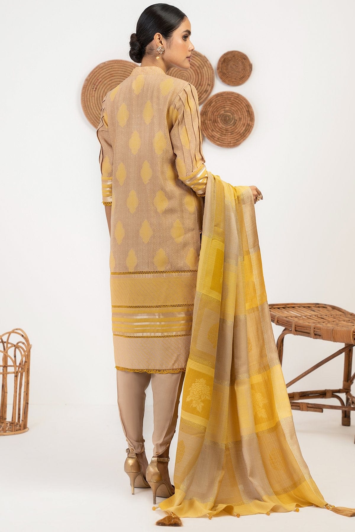 3 Pc Embroidered Viscose Jacquard Suit With Shawl | Festive | Al Karam