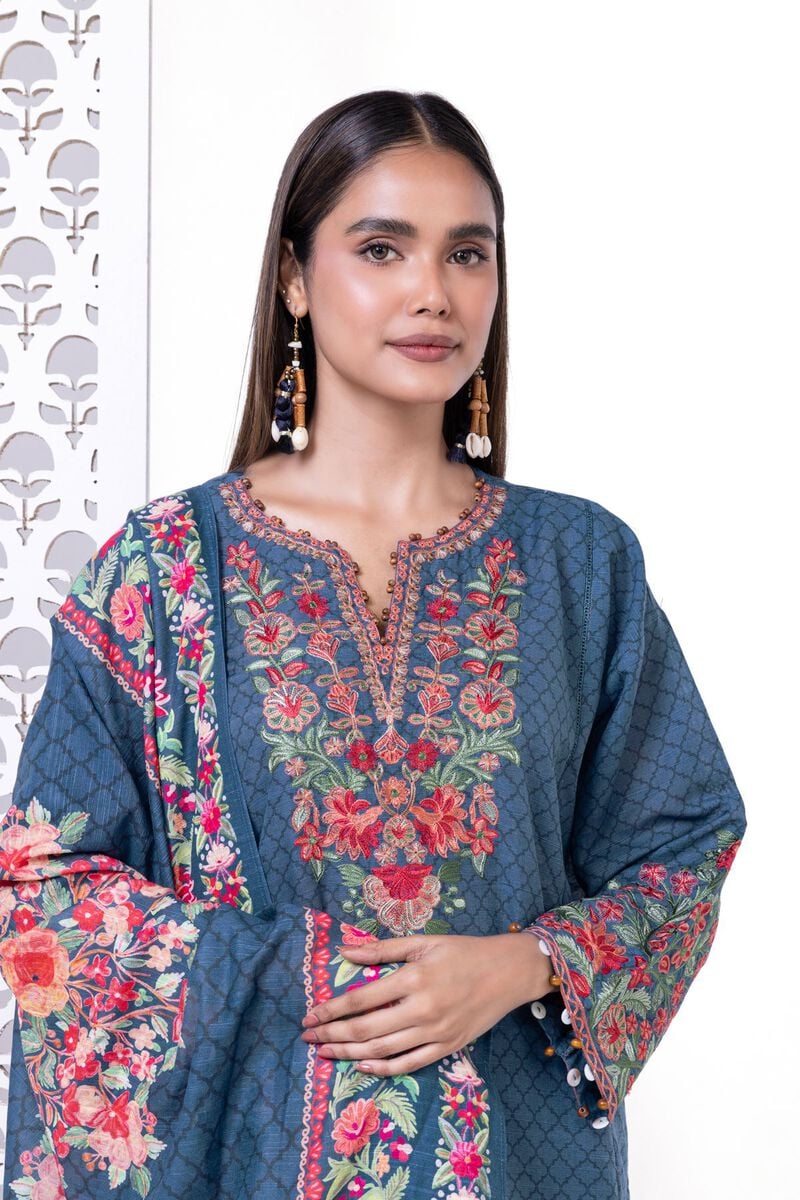 Light Khaddar | Embroidered | Khaadi